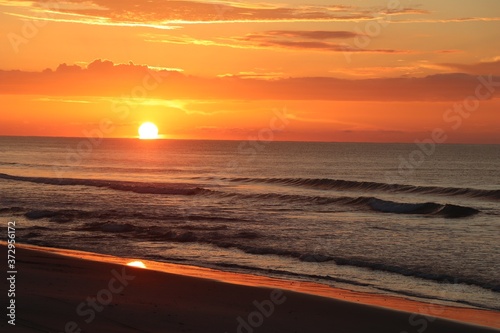 sunrise over the ocean © Fillmore