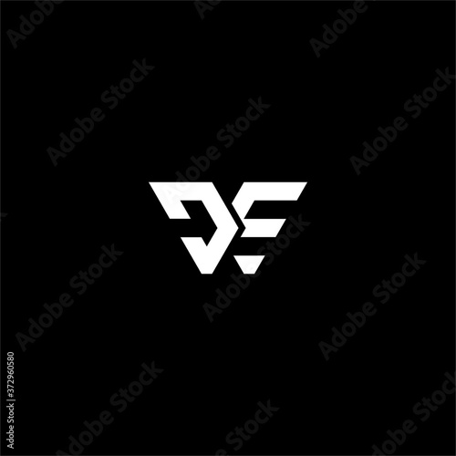 simple d and e logo graphic