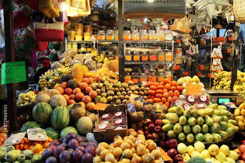 Mercado en México, frutas y tradiciones