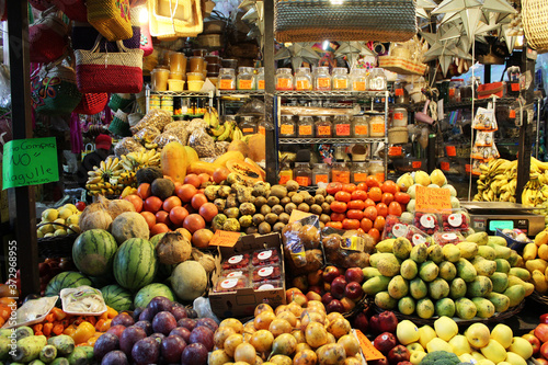 Mercado en México, frutas y tradiciones