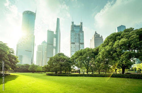 Fototapeta Naklejka Na Ścianę i Meble -  park in lujiazui financial centre, Shanghai, China