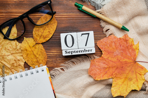 Fényképezés seventh day of autumn month calendar september