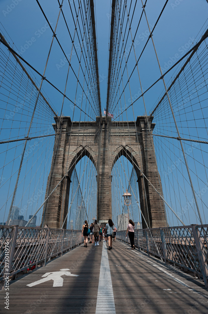 Fototapeta premium Aspect of the brooklyn bridge and it´s supension cables