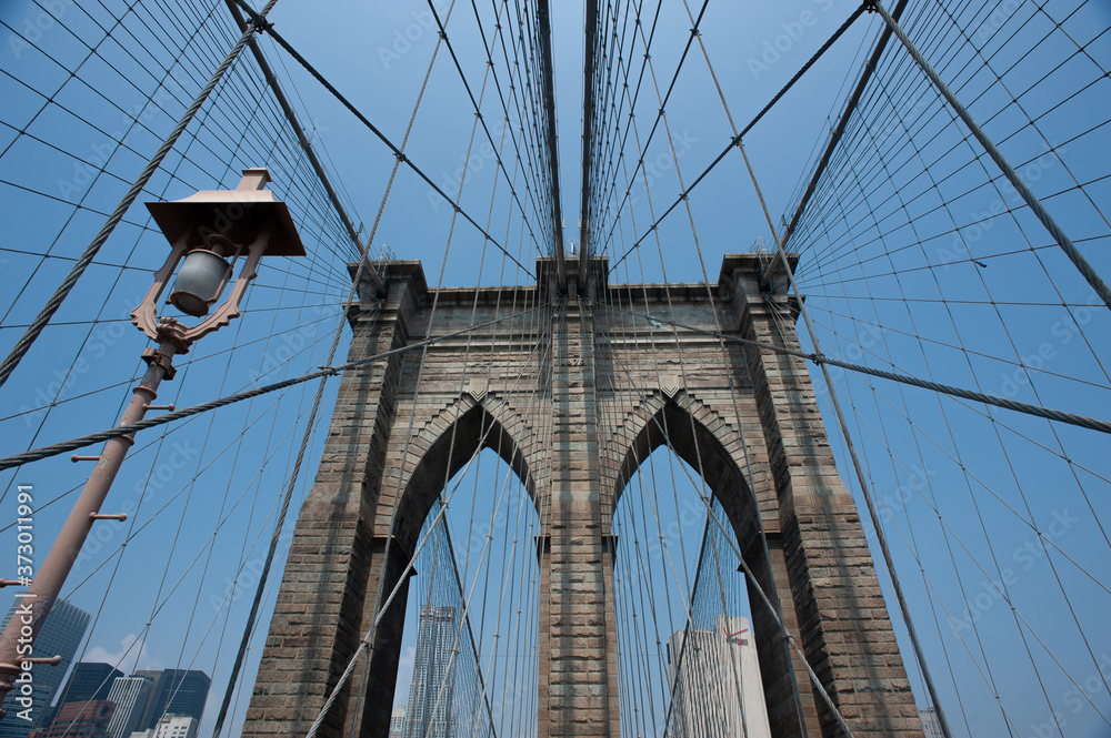 Obraz premium Aspect of brooklyn bridge and it´s supension cables