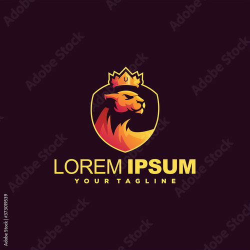 crown lioness gradient logo design © modal tampang