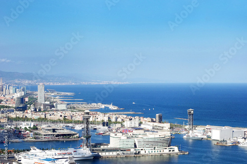 バルセロナ　地中海と港 © kiyopayo