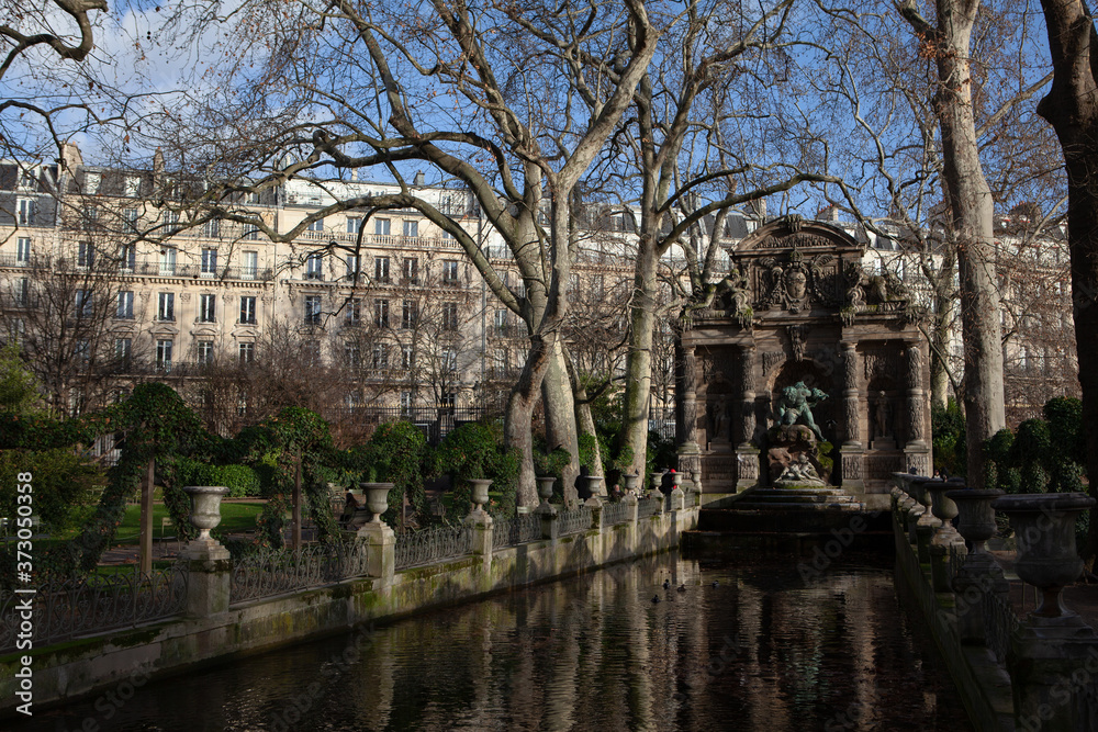 Φωτογραφία Marie De Medicis Fountain in Paris . World famous Fountain