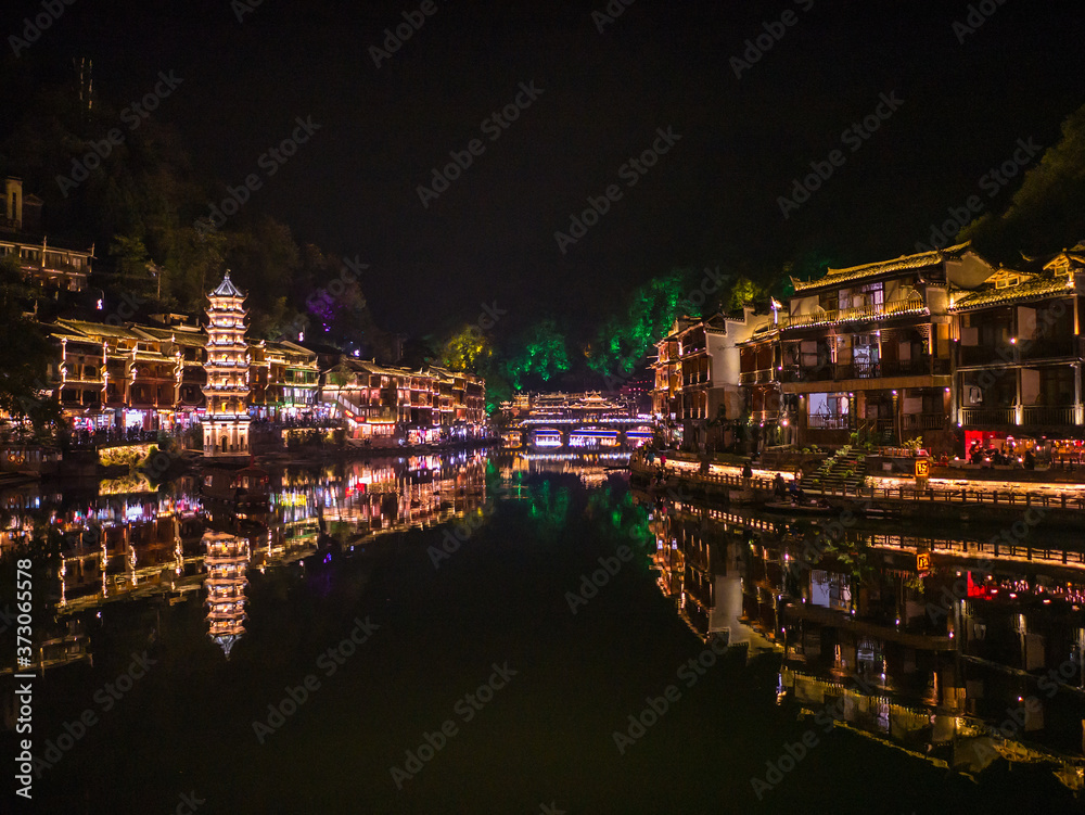 Fototapeta premium Scenery view in the night of fenghuang old town .phoenix ancient town or Fenghuang County is a county of Hunan Province, China