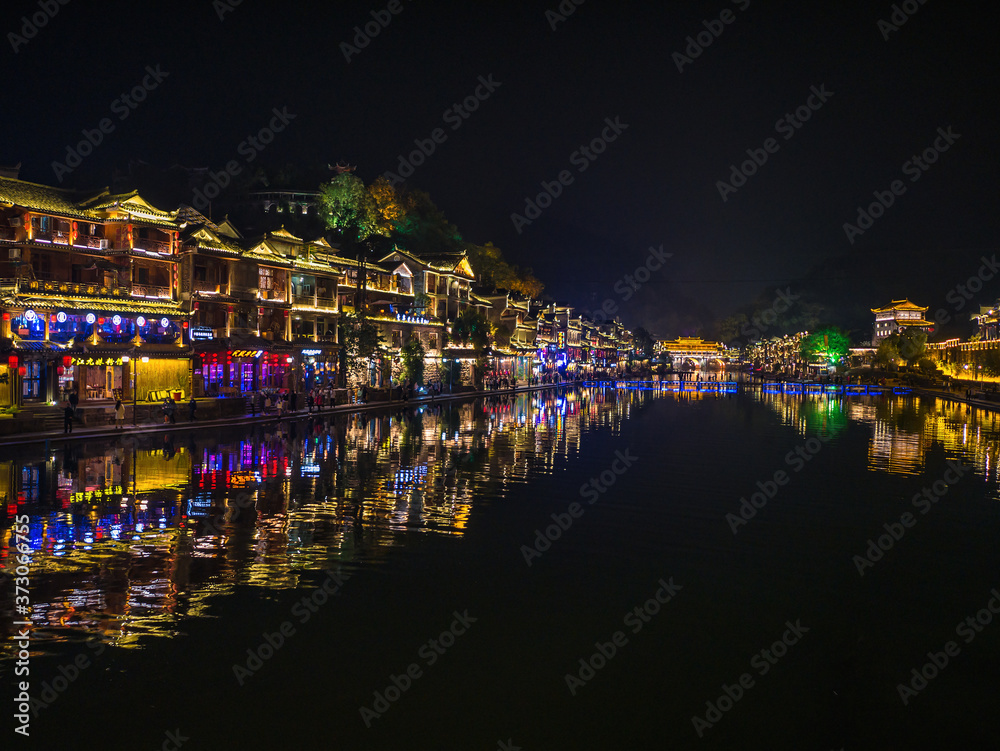 Fototapeta premium Scenery view in the night of fenghuang old town .phoenix ancient town or Fenghuang County is a county of Hunan Province, China