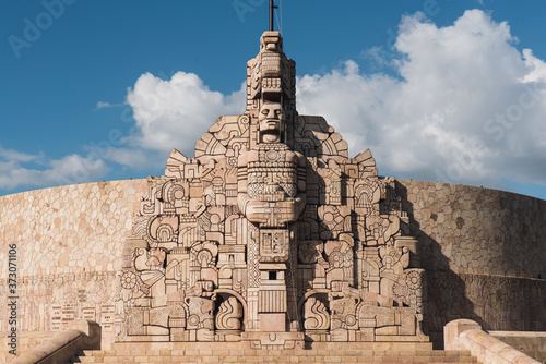 Quadro em tela Beautiful shot of the Monument to the Fatherland in Merida, Mexico