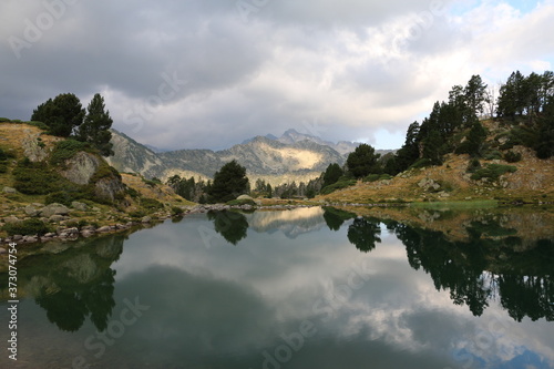 Reflets du lac inférieur de Bastan © asarteaux