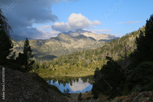 Le lac inférieur du Bastan vu dans haut