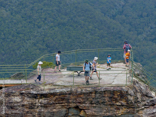 Photography hiking in the mountains west of sydney, australia