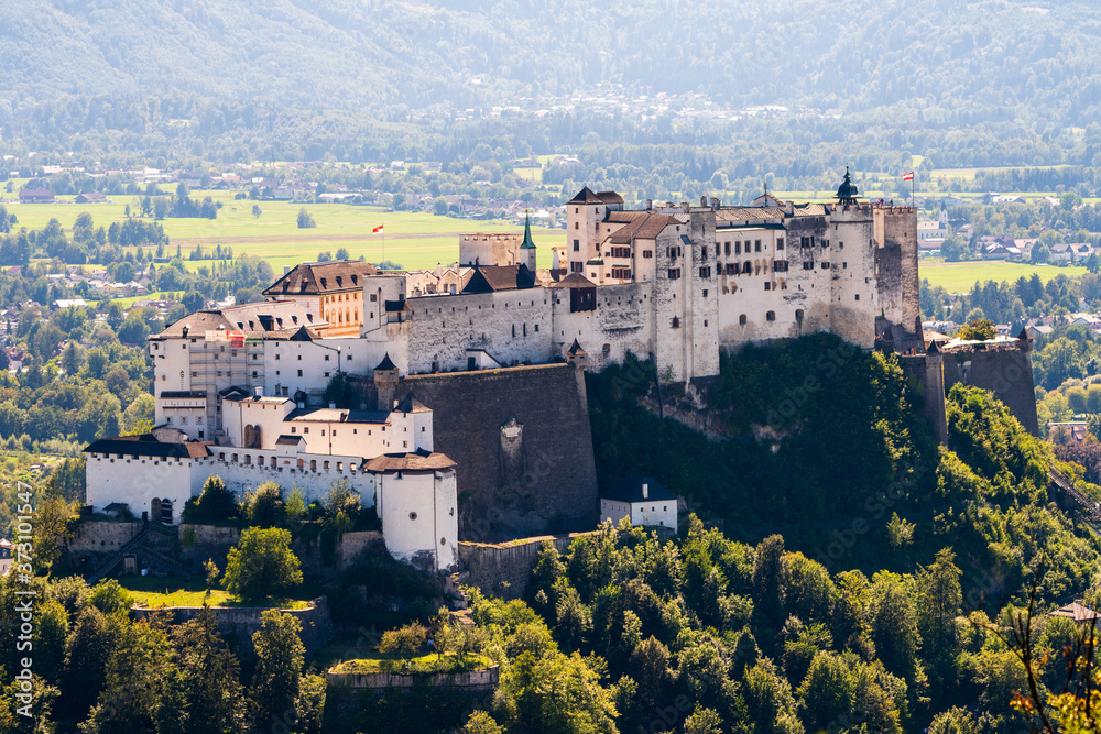 Obraz premium Festung Hohensalzburg in Salzburg Österreich vom Kapuzinerberg
