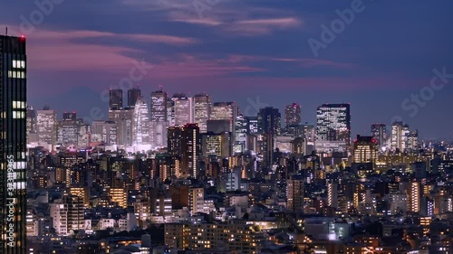 Wallpaper Mural 夕暮れの光が綺麗な高層ビル群　　ズームアップ Torontodigital.ca