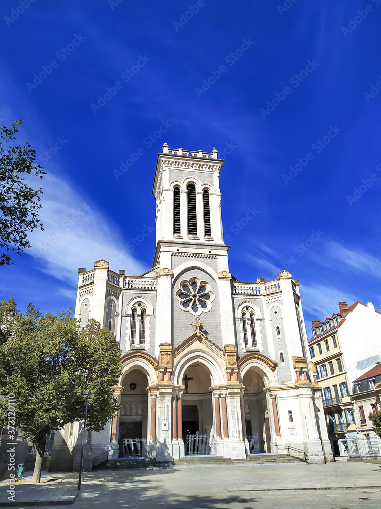 cathédrale Saint Charles dans le ville de Saint-étienne (France)	