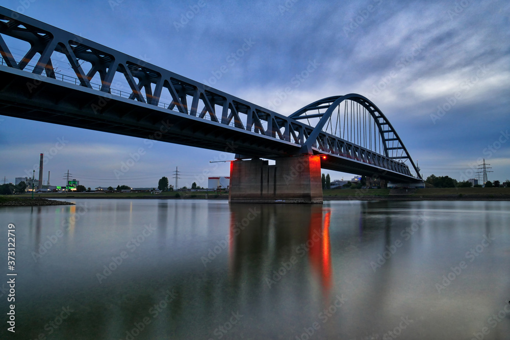 Eisenbahnbrücke bei Düsseldorf Hamm