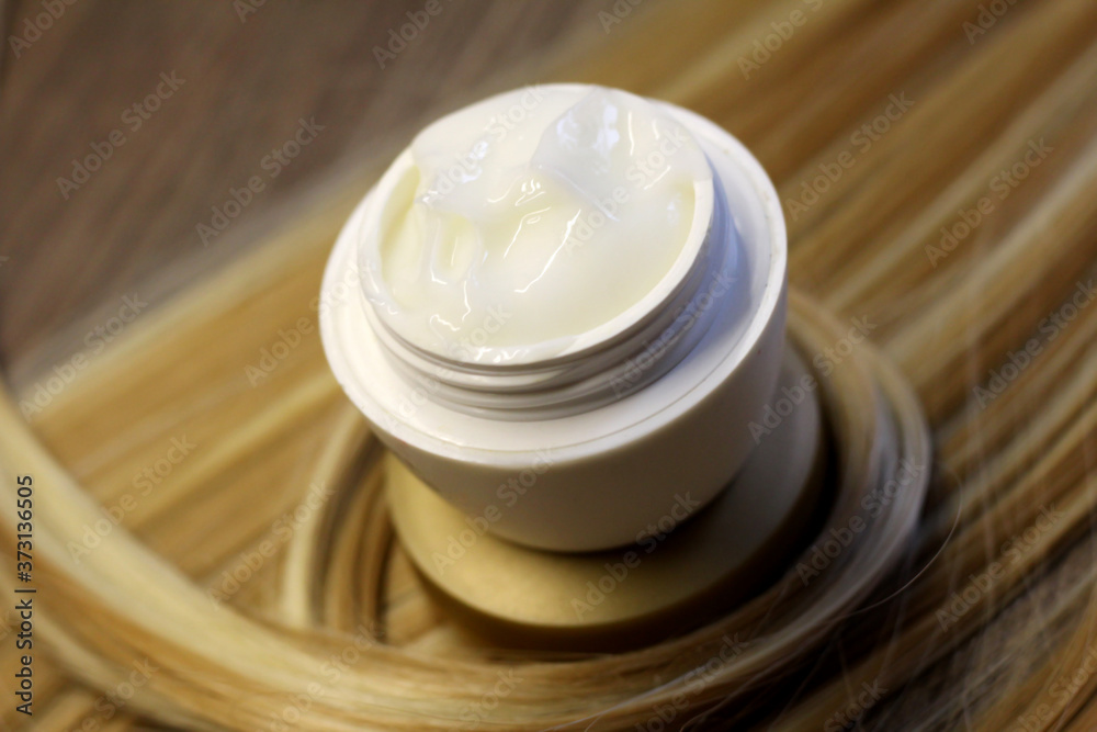 Obraz premium Mousse Foam Cleansing Foam On a blondy hair