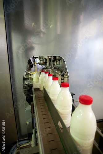 Plant for the production of milk and filling it into bottles