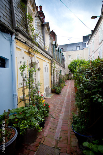 Fototapeta Naklejka Na Ścianę i Meble -  The narrow streets of a small French town