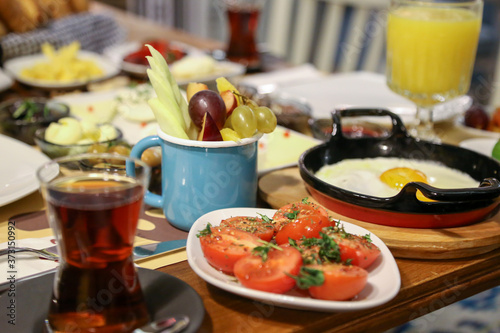 tomatoes on breakfast table