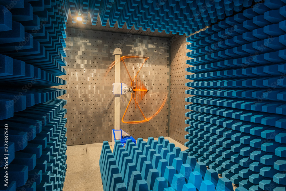 Fully anechoic chamber