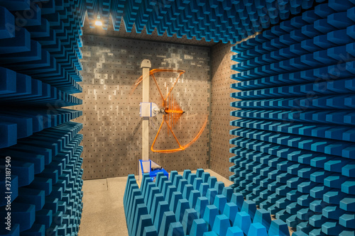 Obraz na płótnie Fully anechoic chamber w salonie