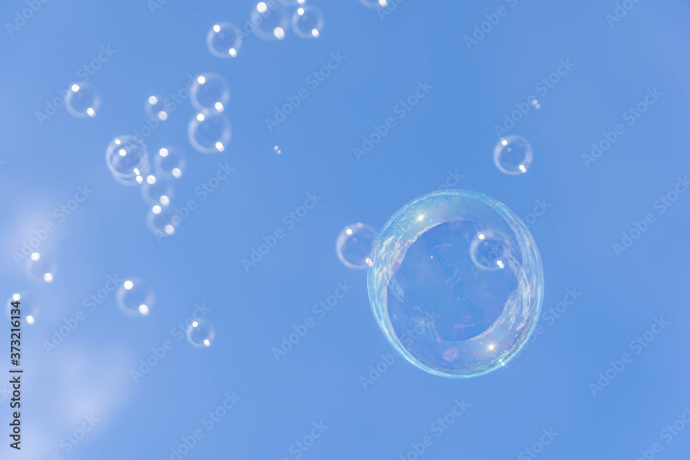 夏空にしゃぼん玉 夏空にしゃぼん玉