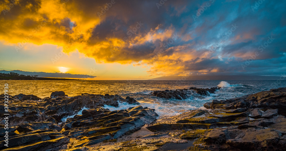 Obraz premium Amazing sunset. Hawaii