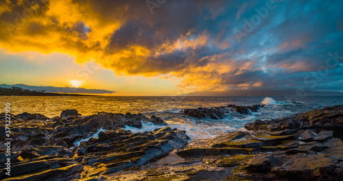 Amazing sunset. Hawaii © khomlyak