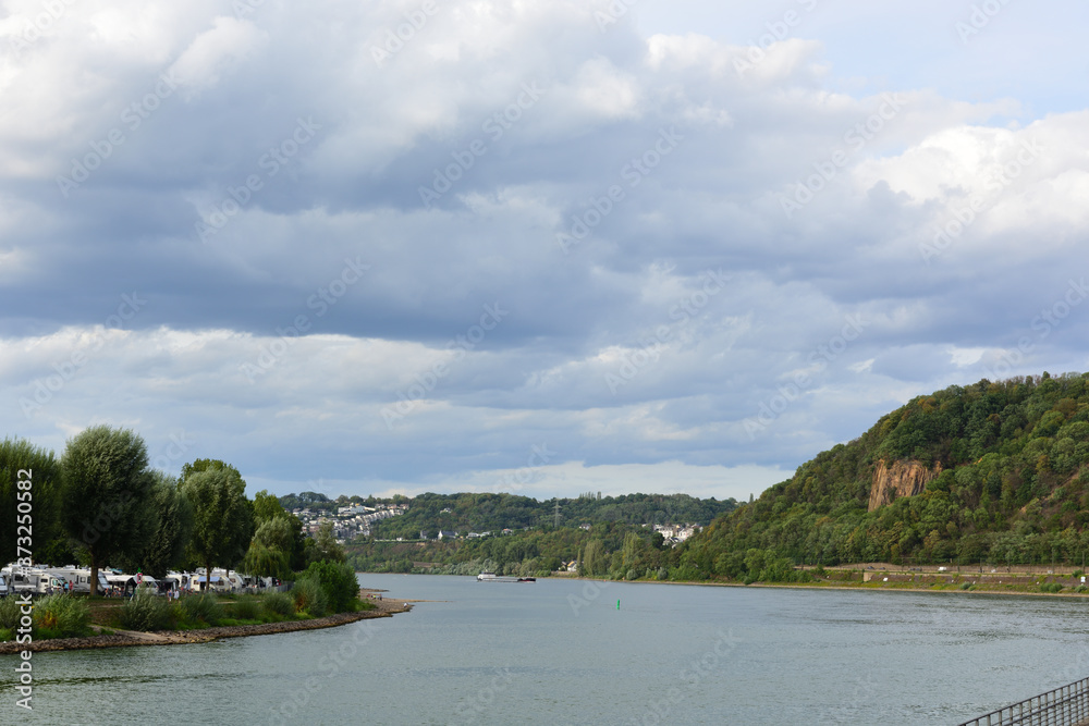 deutsches dreieck in koblenz, rheinland-pfalz, deutschland