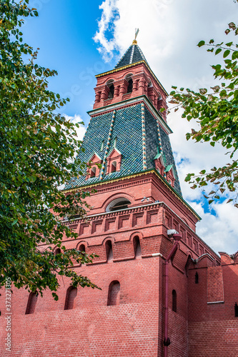 The modern territory of the Moscow Kremlin was formed at the end of the XV century during the construction of brick walls and towers. Famous Italian architects took part in the works. 