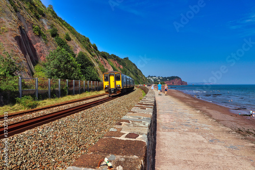 Obraz na płótnie Train at Teignmouth beach in Devon 