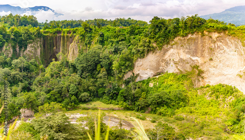 Ngarai Siranok, canyon, river, Kecamatan Guguk Panjang, Kota Bukittinggi, Sumatra Barat, Indonesia, flying dog,sawa photo