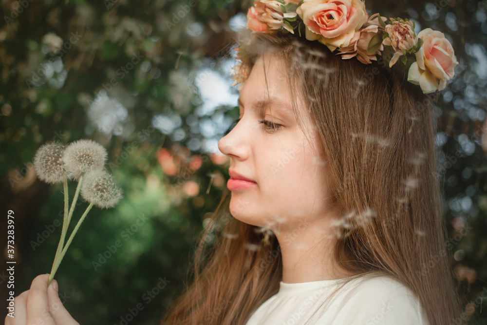 Naklejka premium girl flowers wreath romance spring happiness beauty