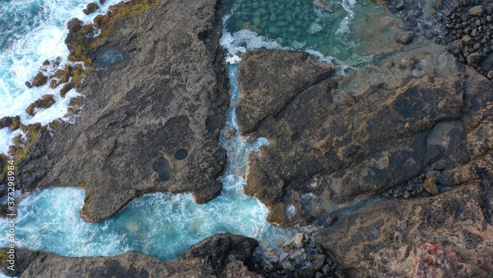 sea sky and earth come together to form a wonderful lanscape