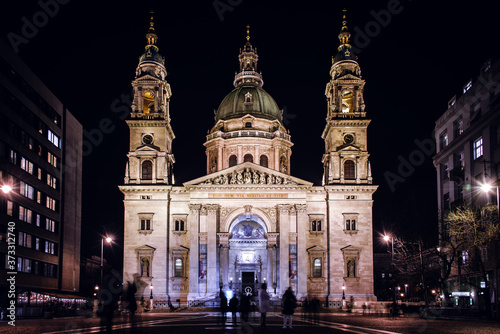 Fototapeta Naklejka Na Ścianę i Meble -  St Stephan's Basilica at Midnight