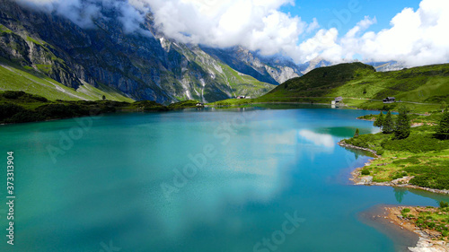 Fototapeta Naklejka Na Ścianę i Meble -  Amazing nature of Switzerland in the Swiss Alps - travel photography