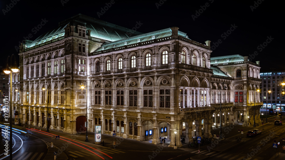 Vienna State opera House at night