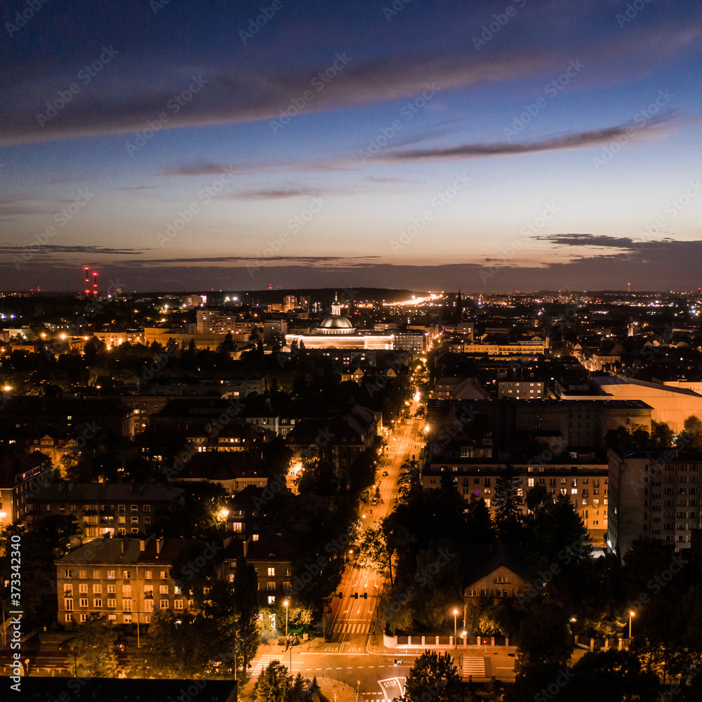 Nocny krajobraz miasta Katowice