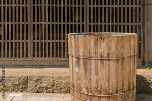 民家の水桶 © PHOTARU
