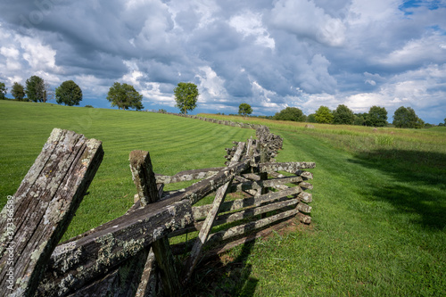 Fotografiet Split Rail Fence on Civil War Battlefield in Kentucky