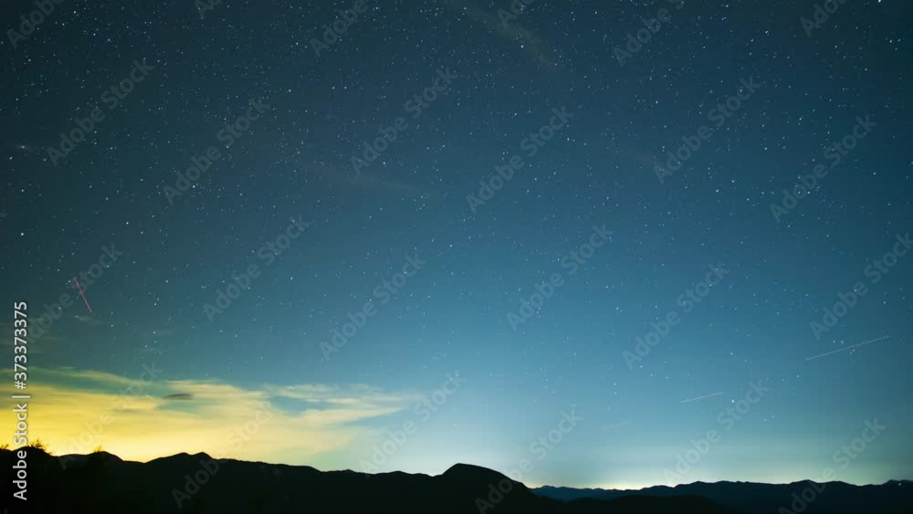 月と星空 南アルプス タイムラプス 2020年8月12日 静岡県 天竜市 日本 月と星空 南アルプス タイムラプス 2020年8月12日 静岡県 天竜市 日本
