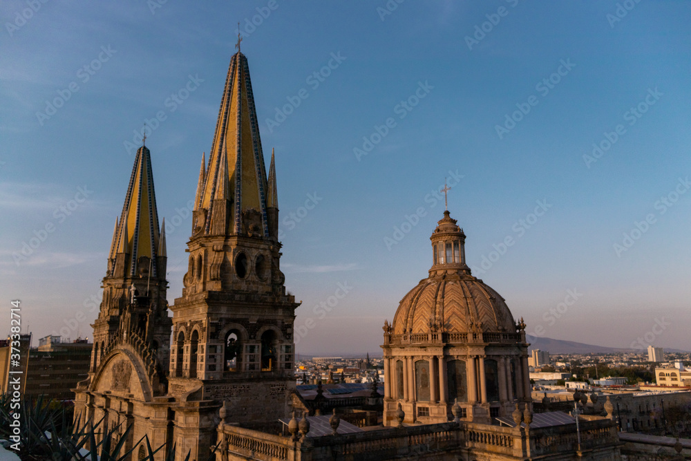 Torres y cúpula de la catedral de Guadalajara, Jalisco, México Torres y cúpula de la catedral de Guadalajara, Jalisco, México