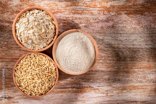 oat grains, flakes and flour