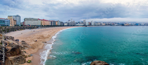 A Coruña paseo marítimo nubes panorámica playas Orzan