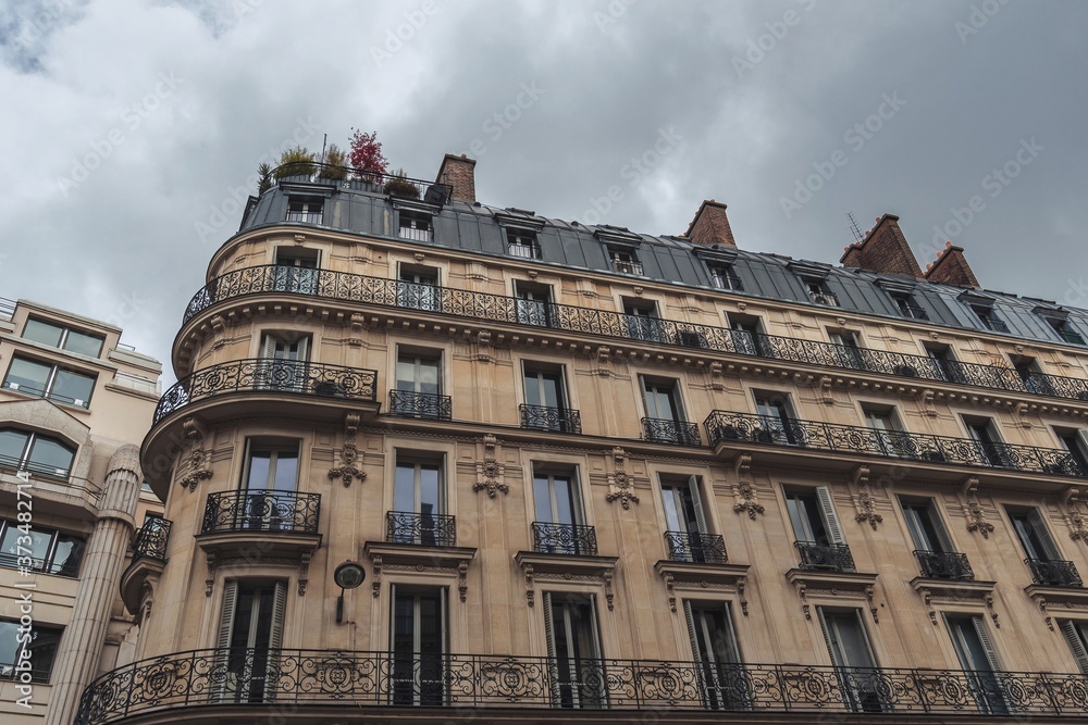 Beautiful parisian architecture, Paris, France Beautiful parisian architecture, Paris, France