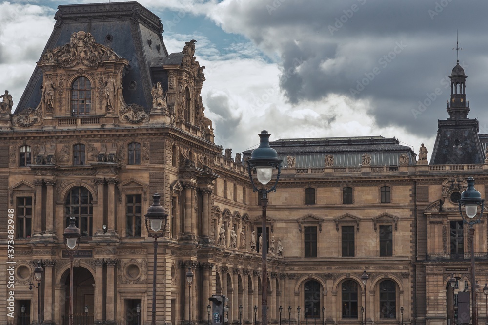 Fototapeta premium Beautiful parisian architecture, Paris, France