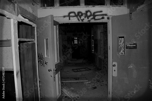Schilderij op canvas An abandoned mental asylum