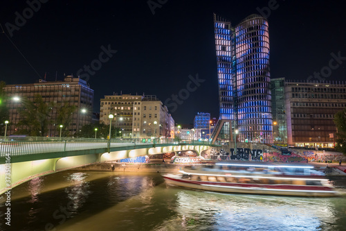 Donaukanal bei Nacht